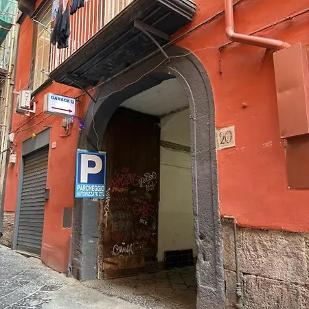 Il Tufo Di Parthenope *